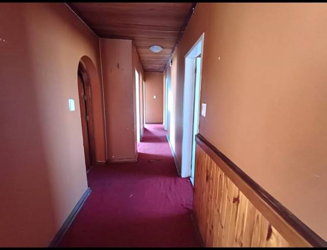 7 BEDROOM HOUSE FOR SALE IN LAUDIUM